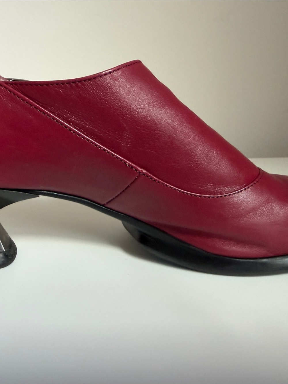 John Fluevog Gracias Cherry Size 10 - Picture 7 of 16